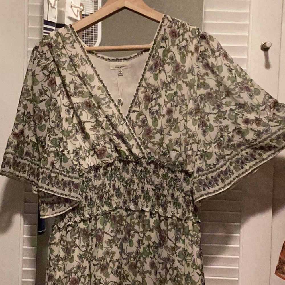 Beautiful Max Studio maxi/midi dress NWT.